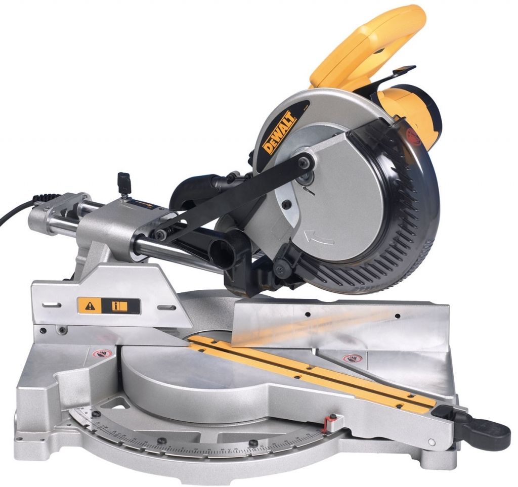 Pokosová pila 216mm, 1600W DeWalt