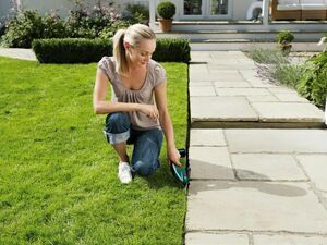 Akumulátorové nůžky na trávu Bosch AGS 7,2 LI, 0600856000