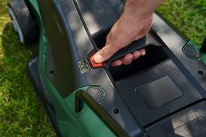 Sekačka na trávu Bosch UniversalRotak 450, 06008B9000