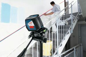 Čárový laser Bosch GLL 2-50 + staveb. stativ BT 150 Professional, 0601063105