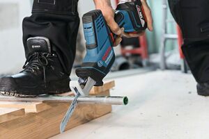 Aku pila ocaska Bosch GSA 18 V-LI C Professional - bez baterie, L-BOXX, 06016A5001