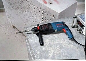 Vrtací kladivo GBH 2-26 DRE (SDS-Plus; 800W; 2,7J;kufr), 0611253708 BOSCH