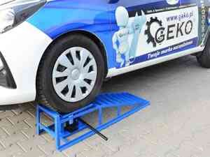 Nájezdová rampa s hydraulickým zvedákem 2t, 1ks GEKO