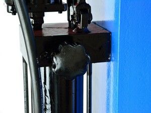Hydraulický lis s manometrem, 30t GEKO