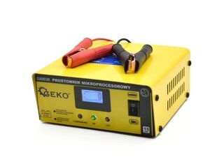 Mikroprocesorová nabíječka autobaterií LCD 6/12V 15A GEKO