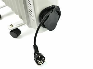 Olejový ohřívač s regulací a 9 žebrovým termostatem 2000W GEKO