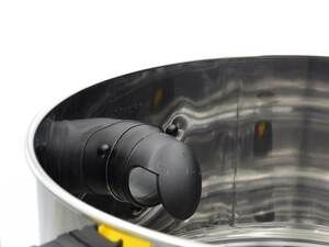 Mokrosuchý průmyslový vysavač s oklepem filtru 25L GEKO