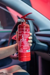 Práškový hasicí přístroj FIRE STOP 1 kg, ABC, celokovový, včetně kovového držáku SIXTOL