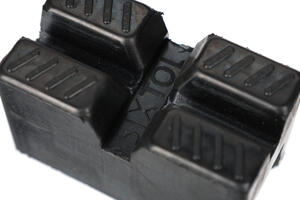 Gumová podložka pro podstavec pod auto MECHANIC CAR STAND PRO, 83x44x51 mm SIXTOL