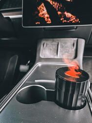 Aroma difuzer Car Flame do auta černý 100ml, USB-C, do držáku na pití SIXTOL