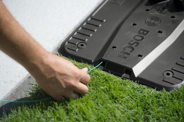 Robotická sekačka na trávu Bosch Indego 350 Connect, 06008B0100