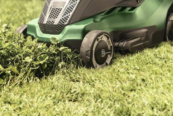 Sekačka na trávu Bosch UniversalRotak 450, 06008B9000