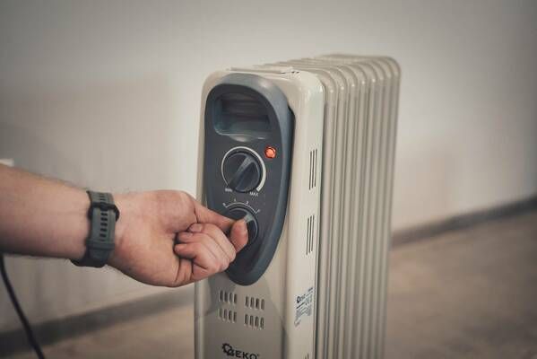 Olejový ohřívač s regulací a termostatem 7 žeber 1500W B57 GEKO