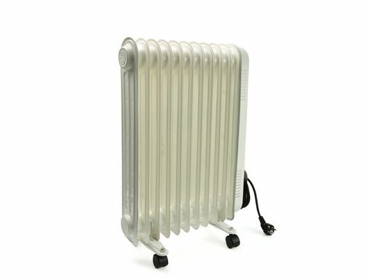 Olejový ohřívač s regulací a termostatem 11 žeber 2500W B14 GEKO