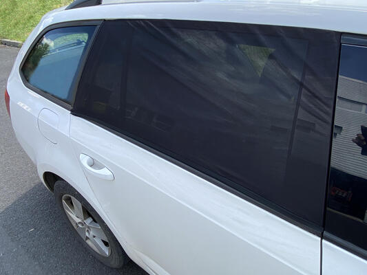 Sluneční clona na boční okno auta / návlek na dveře CAR SUNSHADE SET 1, vel. S, 2ks SIXTOL