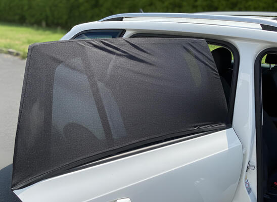 Sluneční clona na boční okno auta / návlek na dveře CAR SUNSHADE SET 3, vel. L, 2ks SIXTOL
