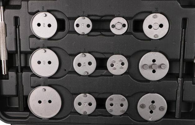 Stlačovák brzdových pístů MECHANIC BRAKE SET BLACK 35, sada 35ks SIXTOL