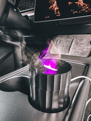 Aroma difuzer Car Flame do auta černý 100ml, USB-C, do držáku na pití SIXTOL